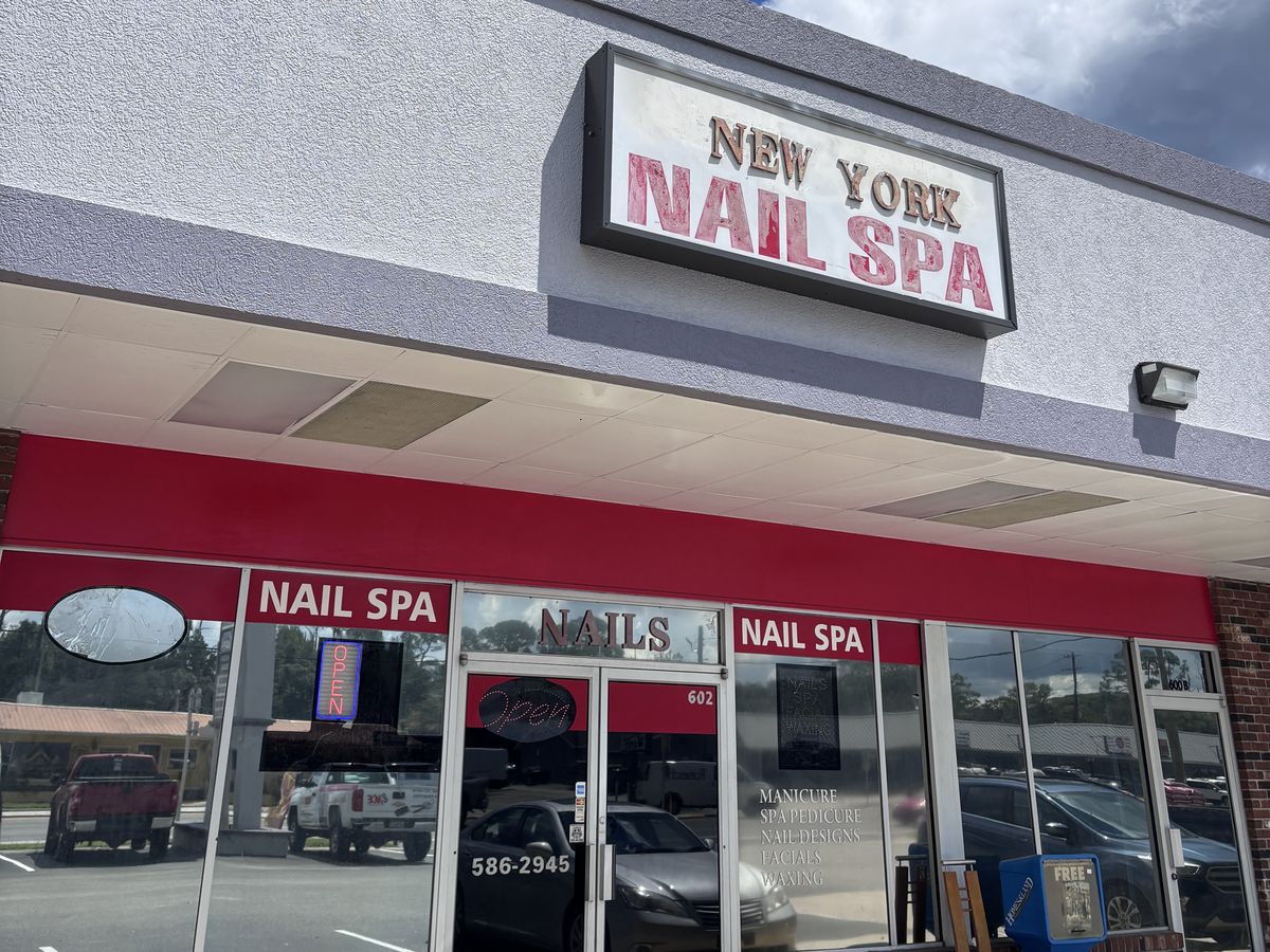 NY Nails Spa storefront in Heritage Plaza on US-1, Bunnell